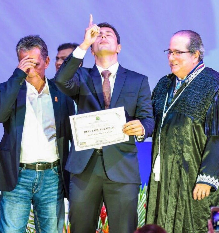 Registro da solenidade de diplomação do deputado estadual Duarte Jr